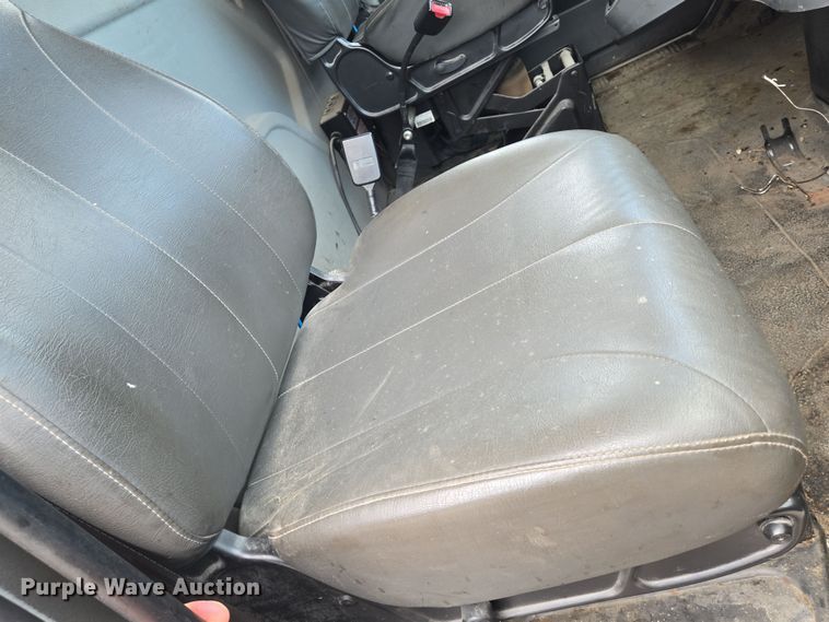 image for item EN8438 2016 International 4300 pothole patcher truck