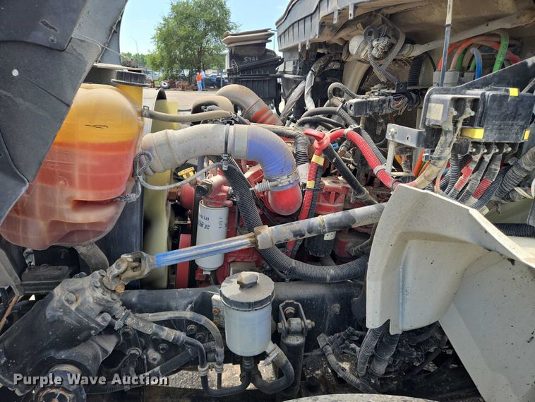 image for item EN8438 2016 International 4300 pothole patcher truck