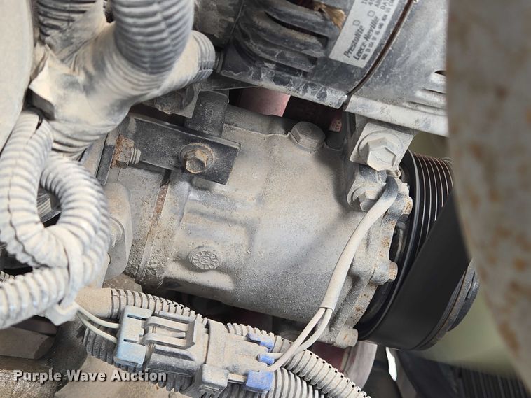 image for item EN8438 2016 International 4300 pothole patcher truck