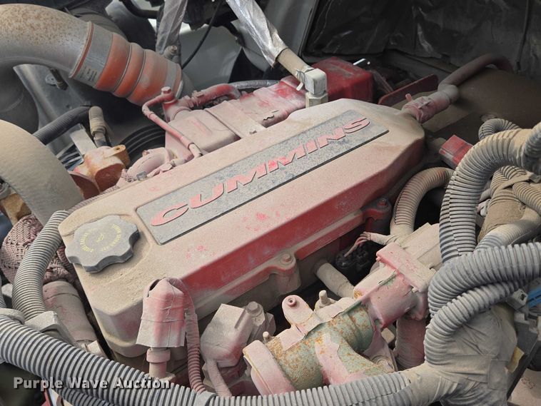 image for item EN8438 2016 International 4300 pothole patcher truck