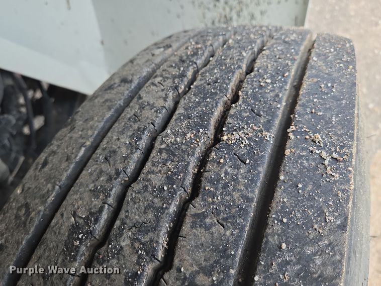 image for item EN8438 2016 International 4300 pothole patcher truck