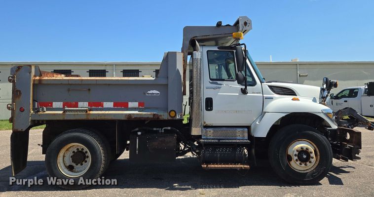 image for item EN8439 2008 International  WorkStar 7400 dump truck