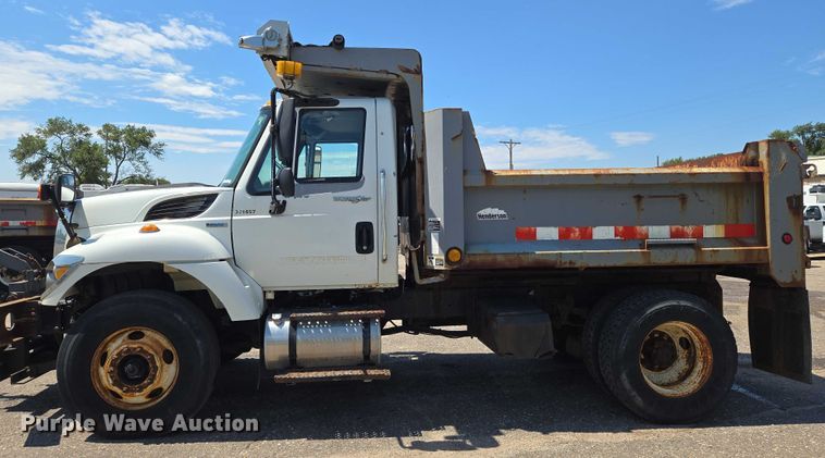image for item EN8439 2008 International  WorkStar 7400 dump truck