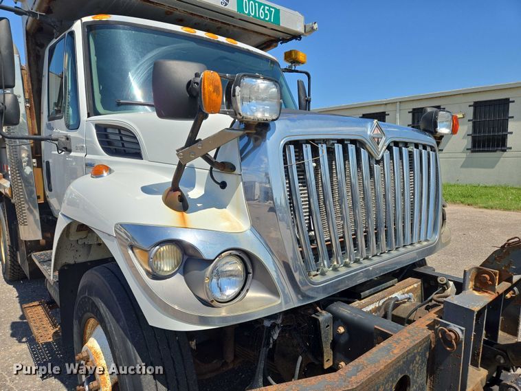 image for item EN8439 2008 International  WorkStar 7400 dump truck