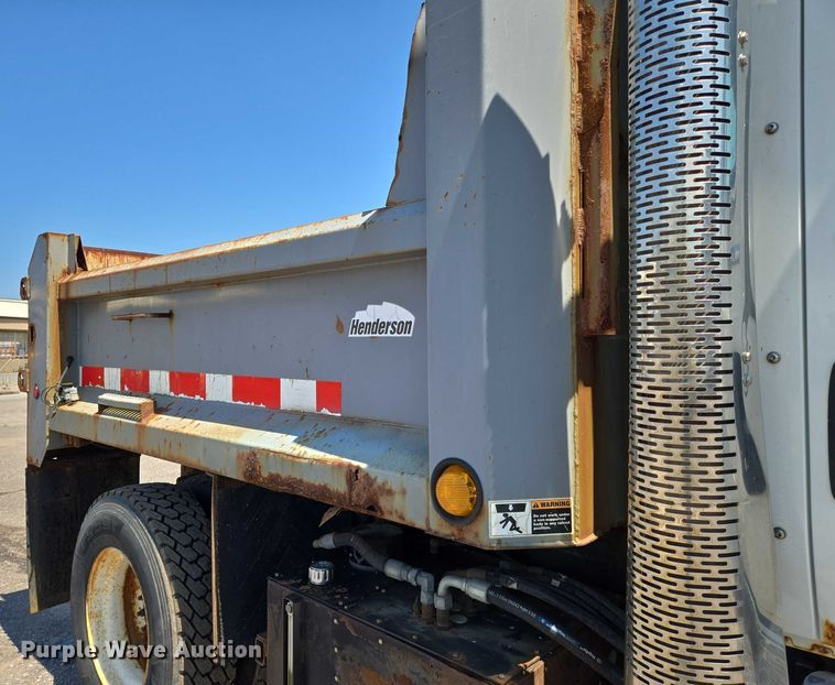 image for item EN8439 2008 International  WorkStar 7400 dump truck