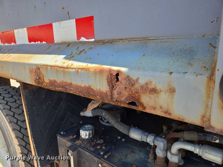 image for item EN8439 2008 International  WorkStar 7400 dump truck