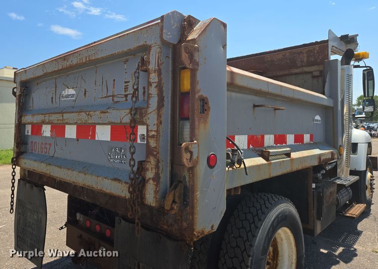 image for item EN8439 2008 International  WorkStar 7400 dump truck