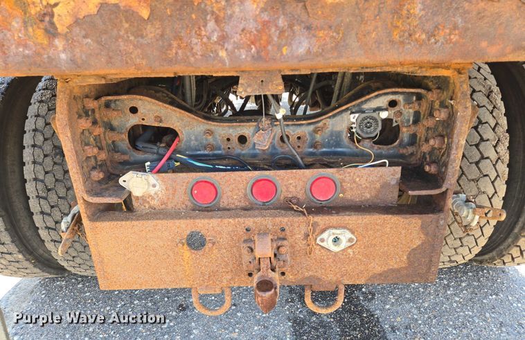 image for item EN8439 2008 International  WorkStar 7400 dump truck