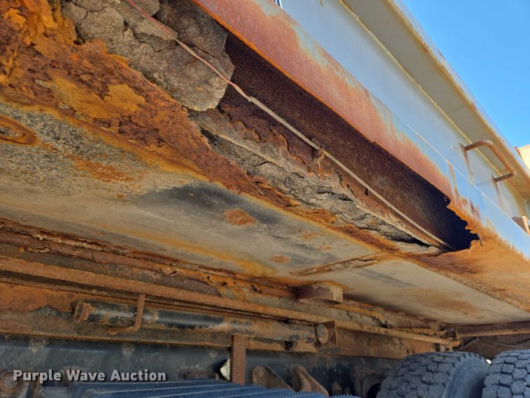 image for item EN8439 2008 International  WorkStar 7400 dump truck