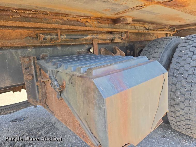 image for item EN8439 2008 International  WorkStar 7400 dump truck