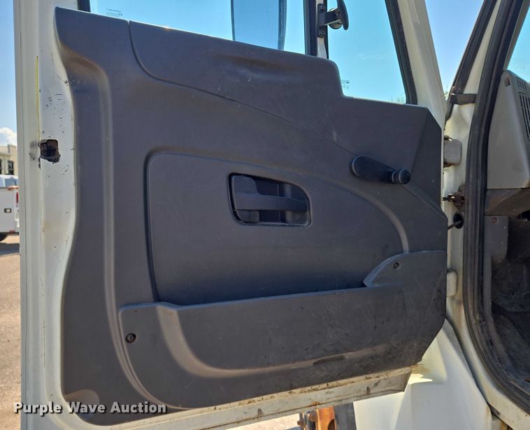 image for item EN8439 2008 International  WorkStar 7400 dump truck