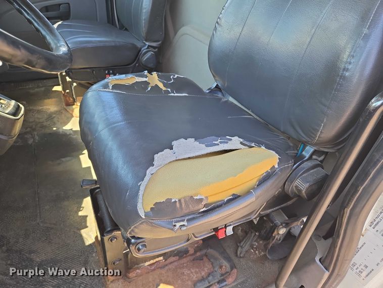 image for item EN8439 2008 International  WorkStar 7400 dump truck