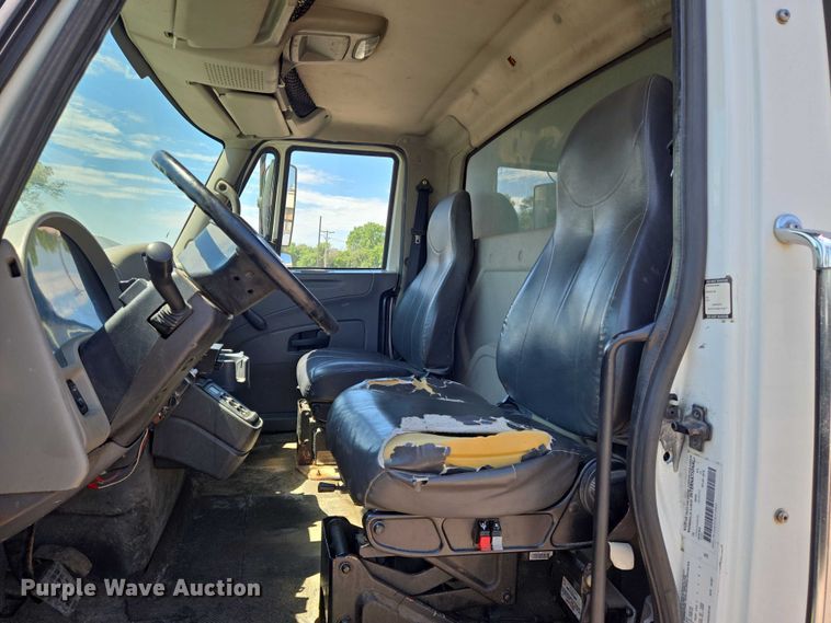 image for item EN8439 2008 International  WorkStar 7400 dump truck