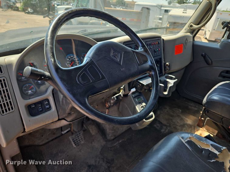 image for item EN8439 2008 International  WorkStar 7400 dump truck