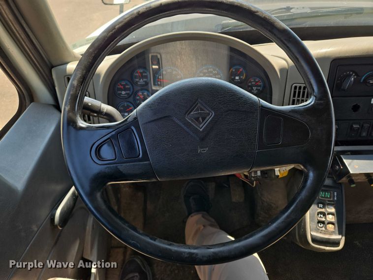 image for item EN8439 2008 International  WorkStar 7400 dump truck