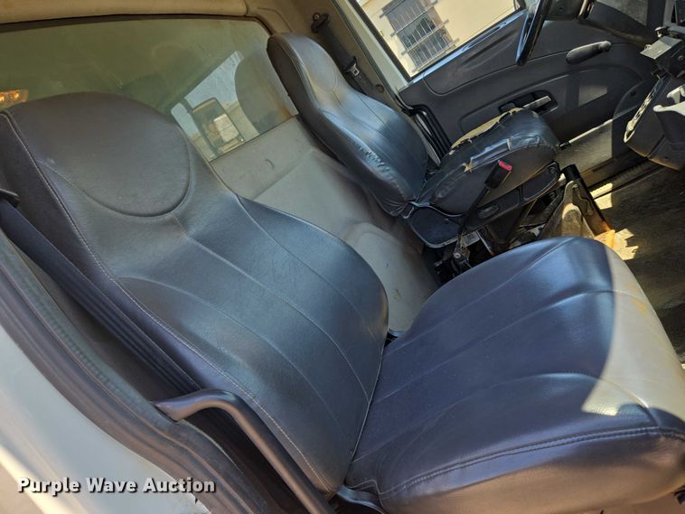 image for item EN8439 2008 International  WorkStar 7400 dump truck