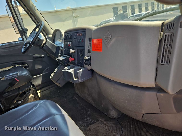 image for item EN8439 2008 International  WorkStar 7400 dump truck