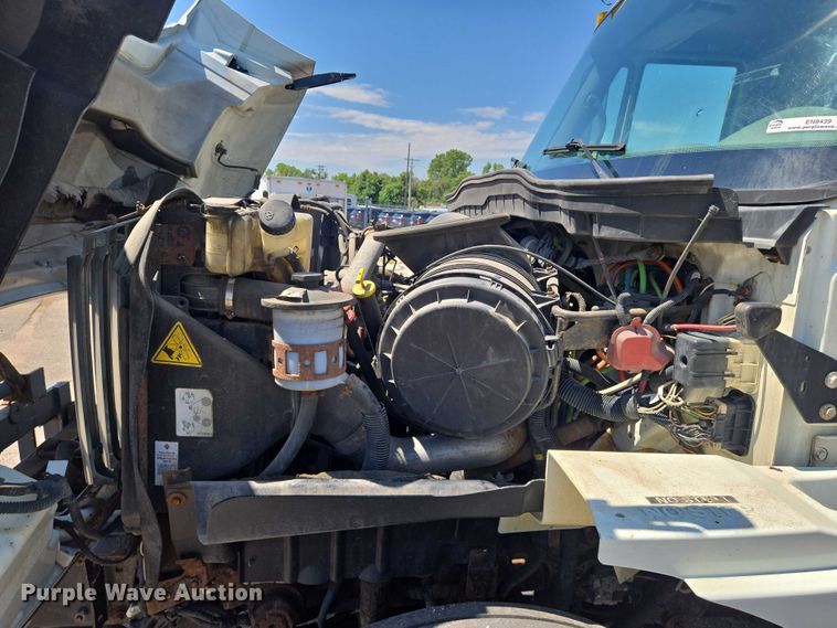 image for item EN8439 2008 International  WorkStar 7400 dump truck