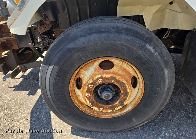 image for item EN8439 2008 International  WorkStar 7400 dump truck