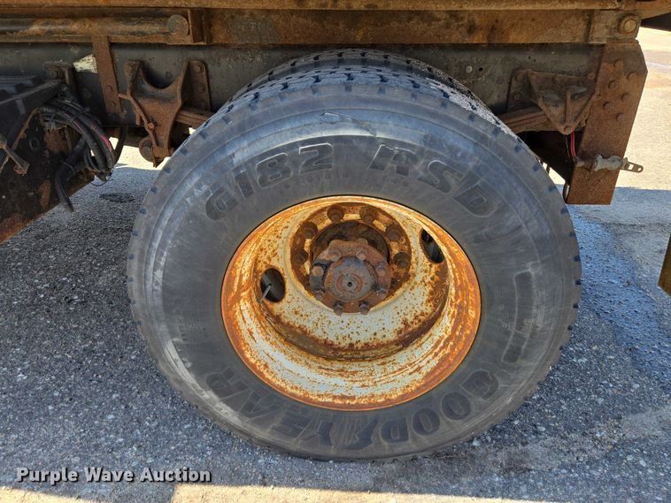 image for item EN8439 2008 International  WorkStar 7400 dump truck