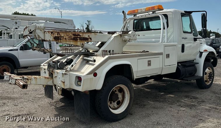 image for item EN8441 2009 International DuraStar 4300 tow truck