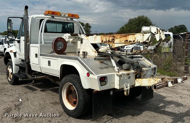 image for item EN8441 2009 International DuraStar 4300 tow truck