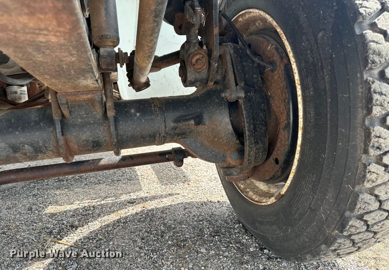 image for item EN8441 2009 International DuraStar 4300 tow truck