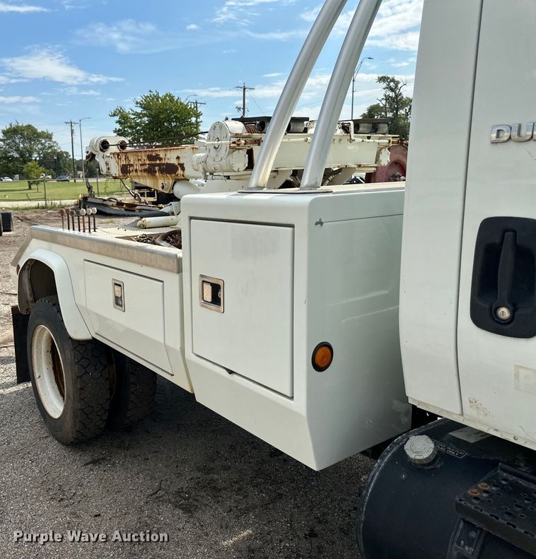 image for item EN8441 2009 International DuraStar 4300 tow truck