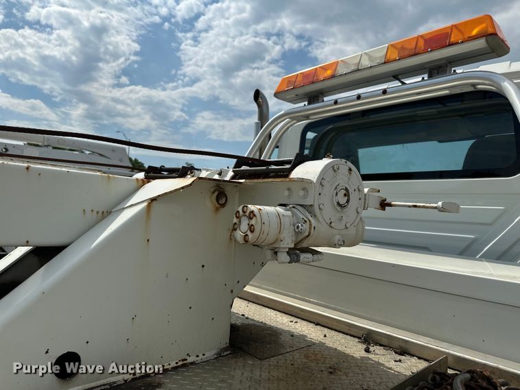 image for item EN8441 2009 International DuraStar 4300 tow truck