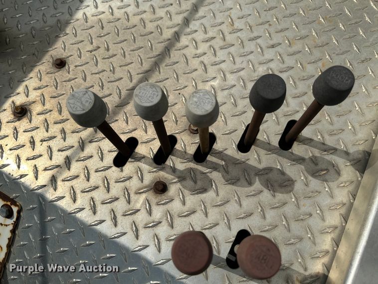 image for item EN8441 2009 International DuraStar 4300 tow truck