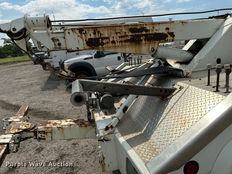 image for item EN8441 2009 International DuraStar 4300 tow truck