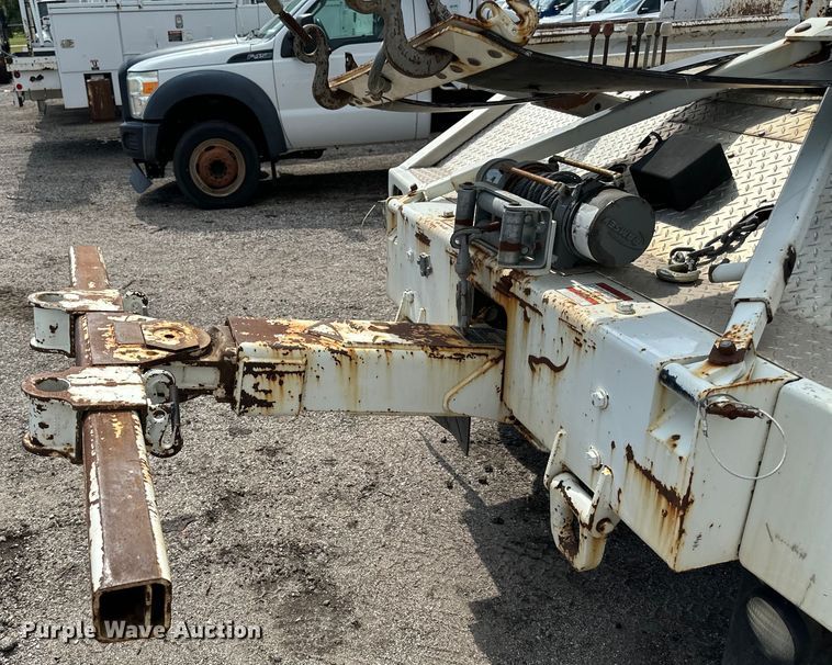 image for item EN8441 2009 International DuraStar 4300 tow truck