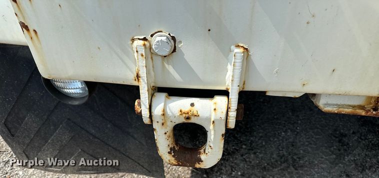 image for item EN8441 2009 International DuraStar 4300 tow truck