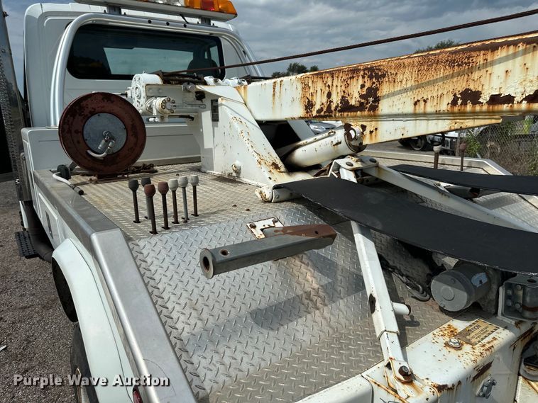 image for item EN8441 2009 International DuraStar 4300 tow truck