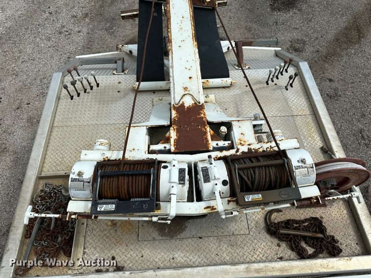 image for item EN8441 2009 International DuraStar 4300 tow truck