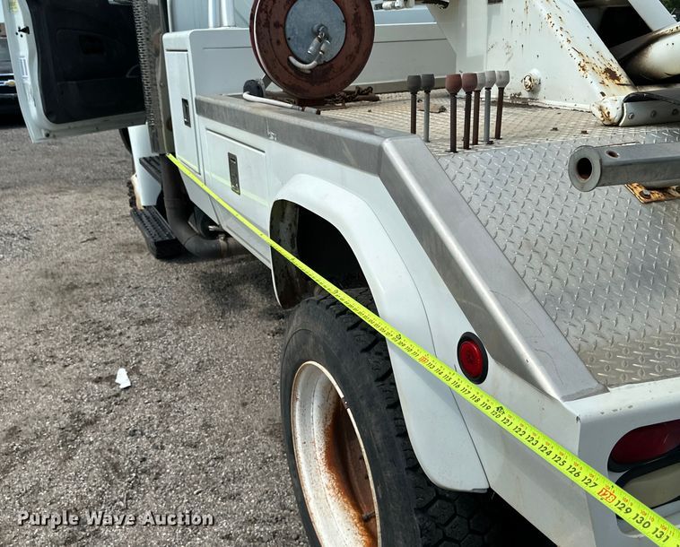 image for item EN8441 2009 International DuraStar 4300 tow truck