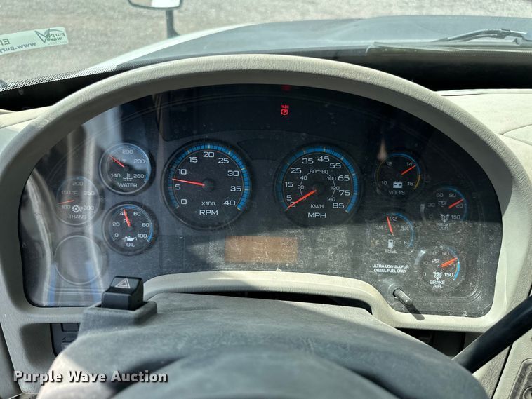 image for item EN8441 2009 International DuraStar 4300 tow truck