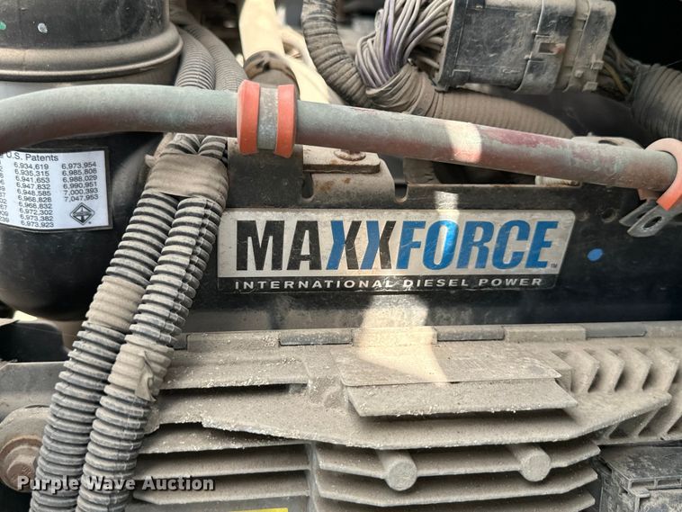 image for item EN8441 2009 International DuraStar 4300 tow truck