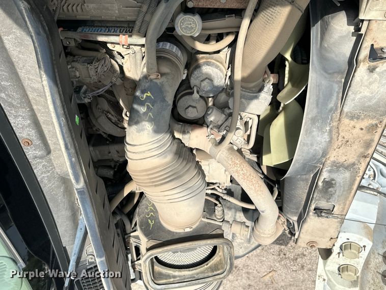 image for item EN8441 2009 International DuraStar 4300 tow truck