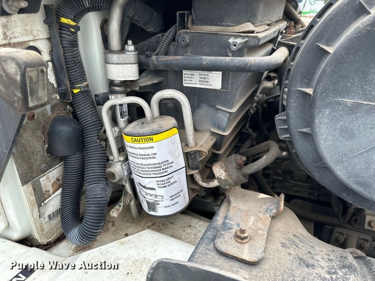 image for item EN8441 2009 International DuraStar 4300 tow truck