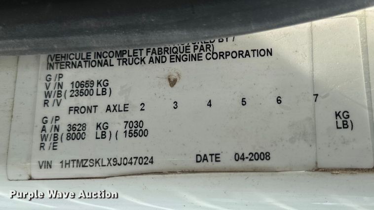 image for item EN8441 2009 International DuraStar 4300 tow truck