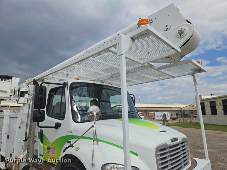 image for item EN8442 2012 Freightliner Business Class M2 bucket truck