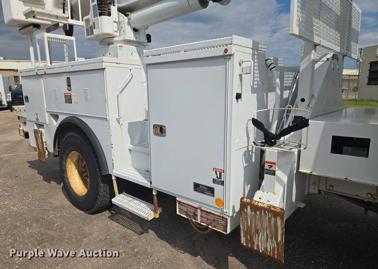 image for item EN8442 2012 Freightliner Business Class M2 bucket truck
