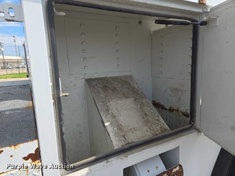 image for item EN8442 2012 Freightliner Business Class M2 bucket truck