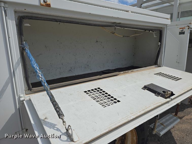 image for item EN8442 2012 Freightliner Business Class M2 bucket truck