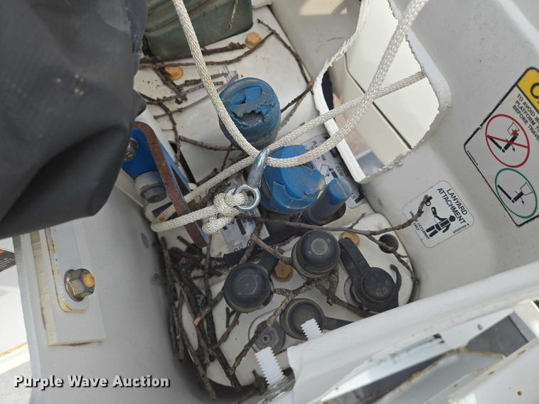 image for item EN8442 2012 Freightliner Business Class M2 bucket truck