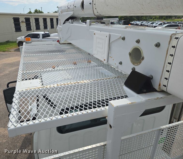 image for item EN8442 2012 Freightliner Business Class M2 bucket truck