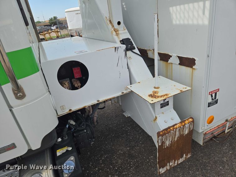 image for item EN8442 2012 Freightliner Business Class M2 bucket truck