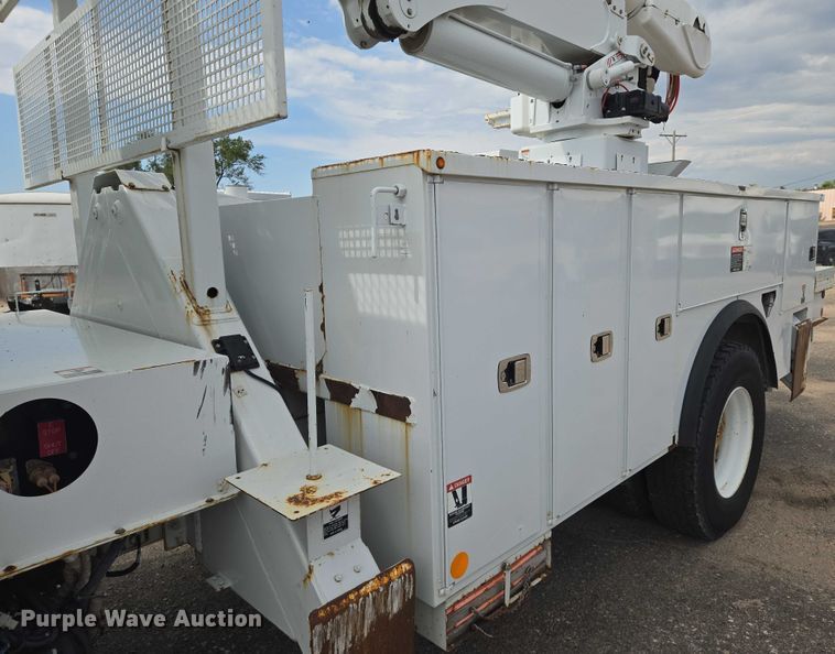 image for item EN8442 2012 Freightliner Business Class M2 bucket truck