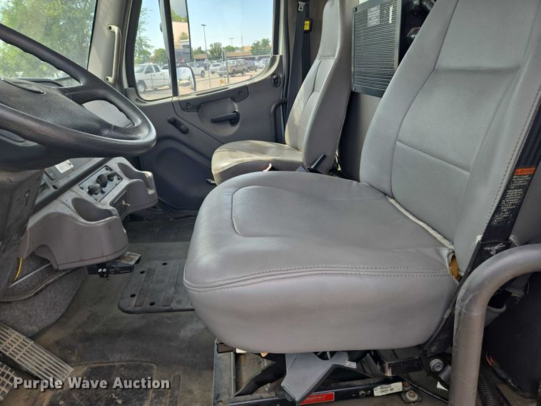 image for item EN8442 2012 Freightliner Business Class M2 bucket truck